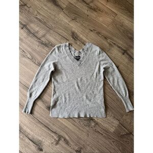 Halogen V-Neck Cashmere Sweater in Grey Heather Size L Long Sleeve